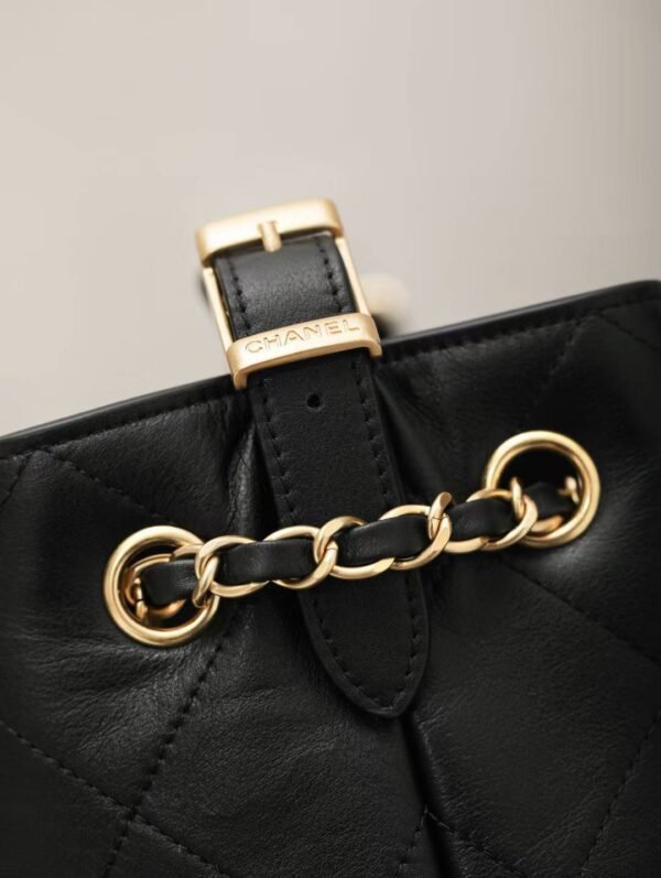 CHANEL SHOPPING BAG