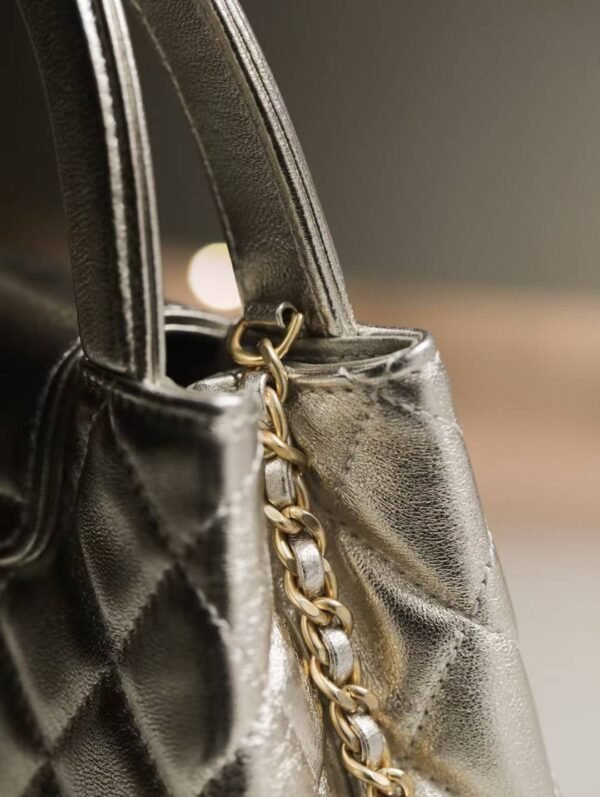 CHANEL 25P  Shopping Bag