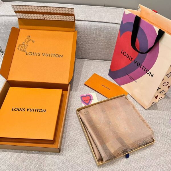 𝐋𝐨𝐮𝐢𝐬 𝐕𝐮𝐢𝐭𝐭𝐨𝐧  M76337