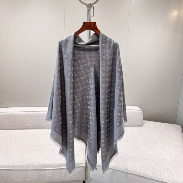 LOUIS VUITTON Scarf M75120