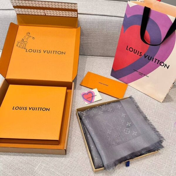 LOUIS VUITTON Scarf M75120