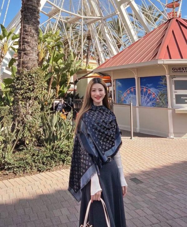 LOUIS VUITTON Scarf M75123