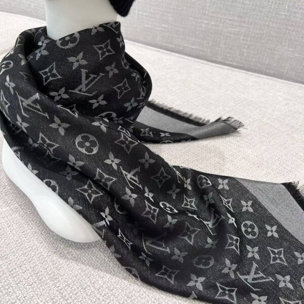 LOUIS VUITTON Scarf M75123