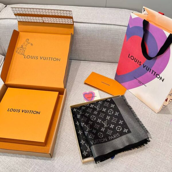 LOUIS VUITTON Scarf M75123
