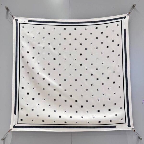 CHANEL Scarf