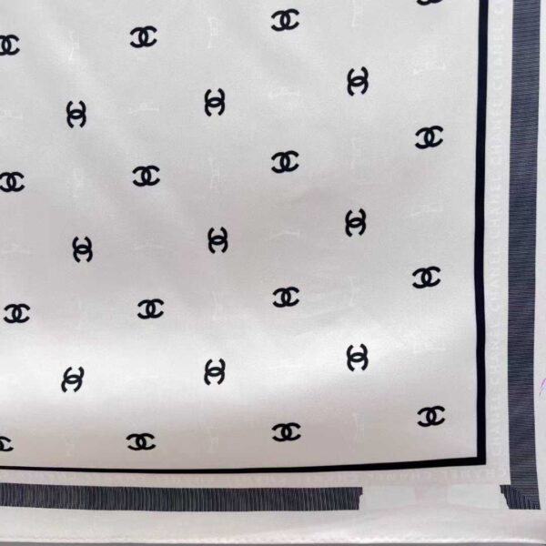 CHANEL Scarf