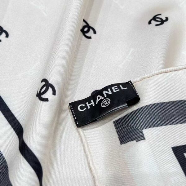CHANEL Scarf