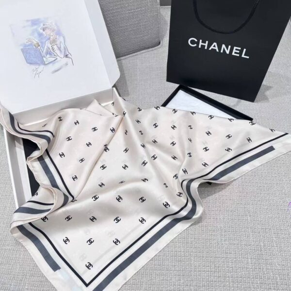 CHANEL Scarf
