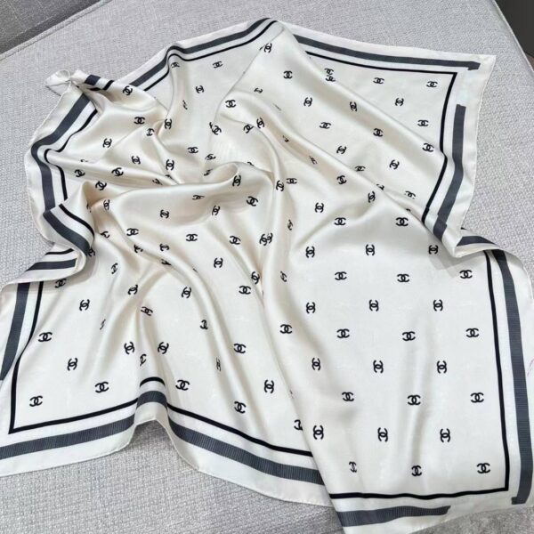 CHANEL Scarf