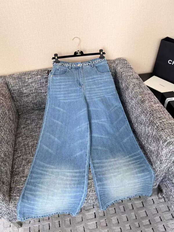 CHANEL Jeans