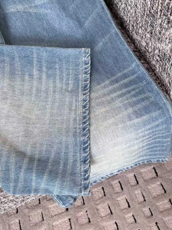 CHANEL Jeans