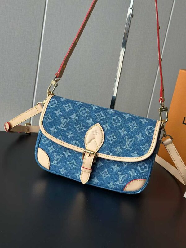 LV DIANE BAG M13070