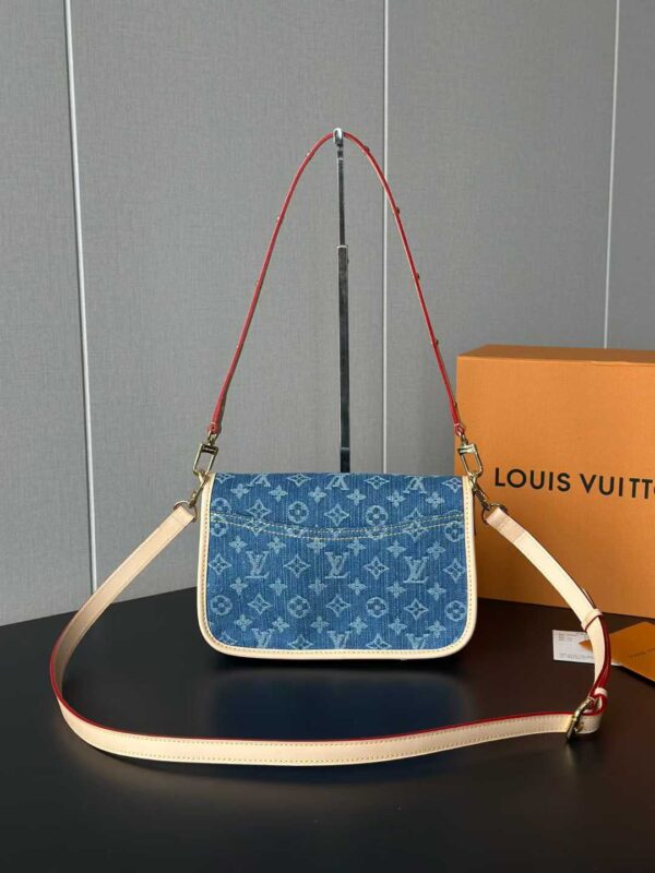 LV DIANE BAG M13070