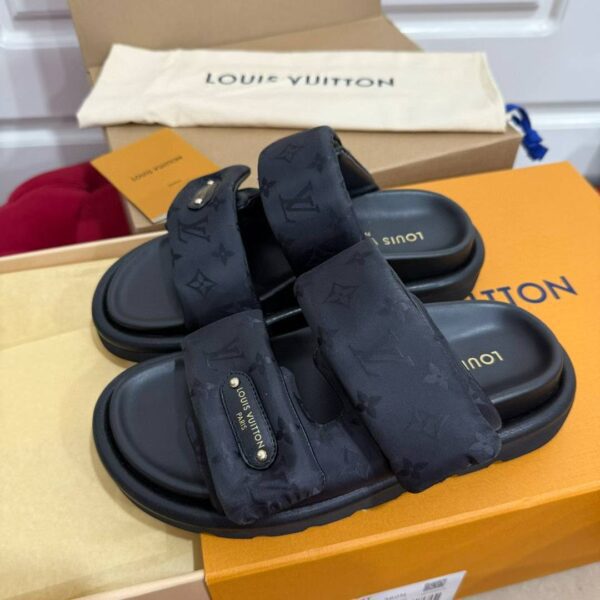 LV 2025 POLL Slippers