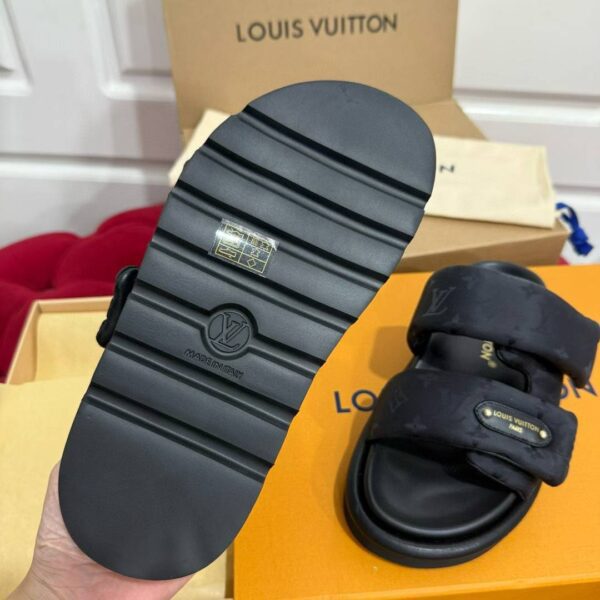 LV 2025 POLL Slippers