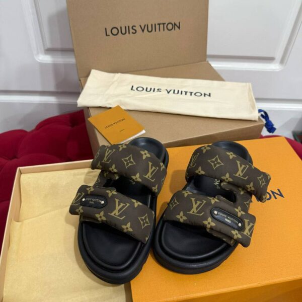 LV 2025 POLL Slippers
