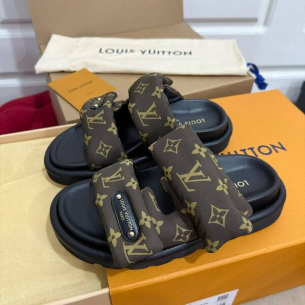 LV 2025 POLL Slippers