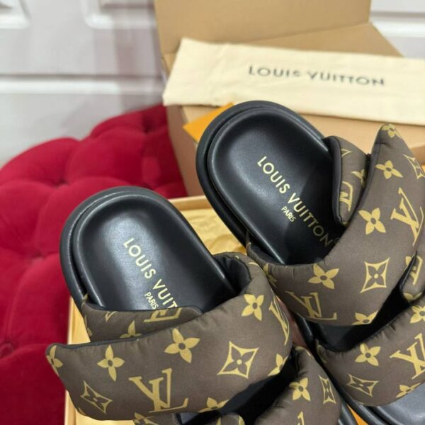 LV 2025 POLL Slippers