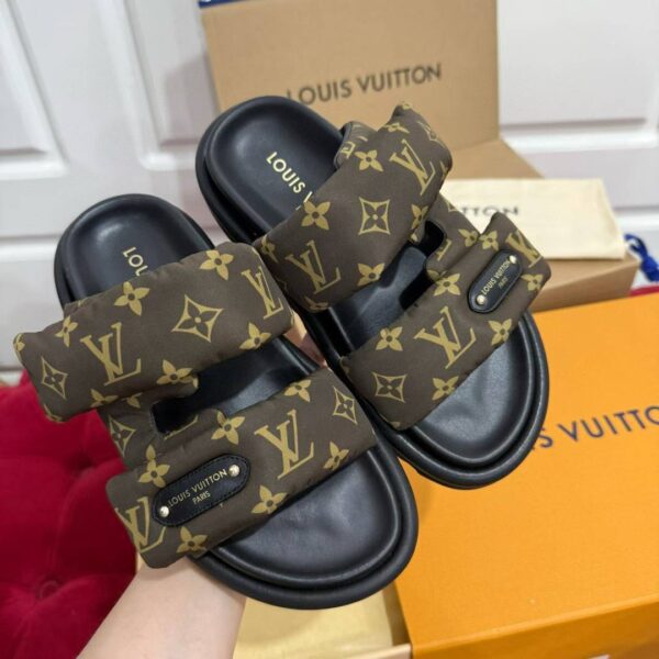 LV 2025 POLL Slippers
