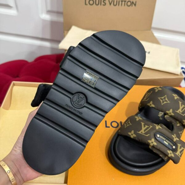 LV 2025 POLL Slippers