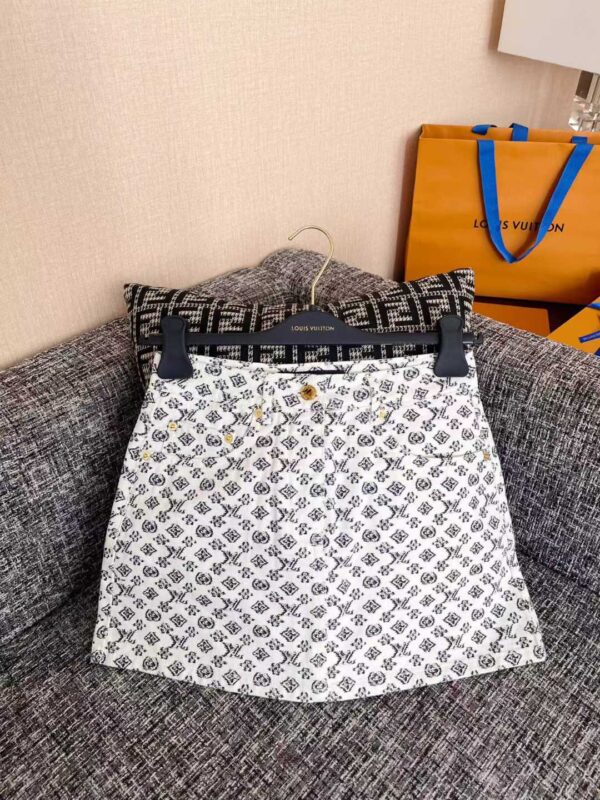 LOUIS VUITTON 25 New Kilt