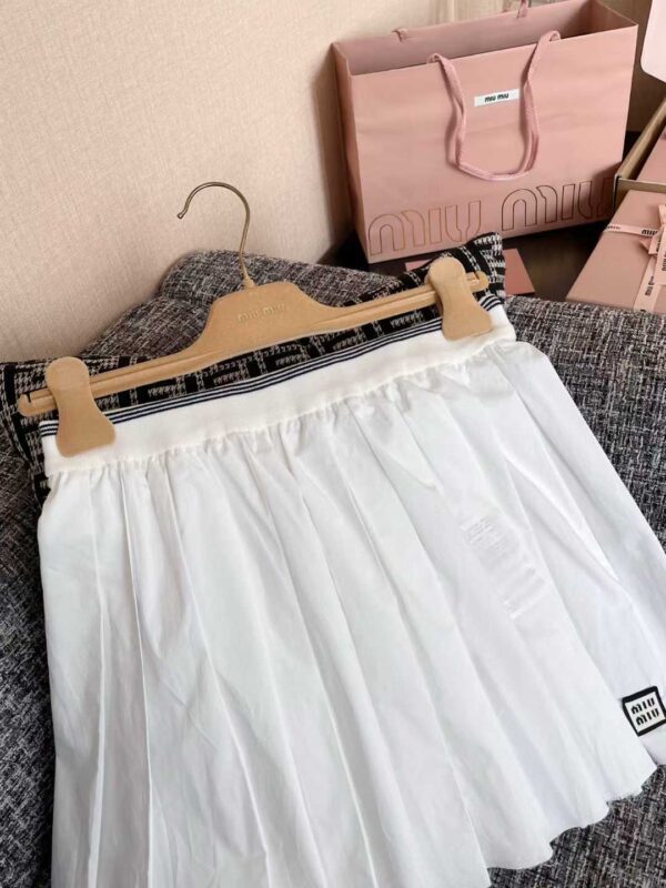 MIUMIU 25 spring and summer shirts + short skirts