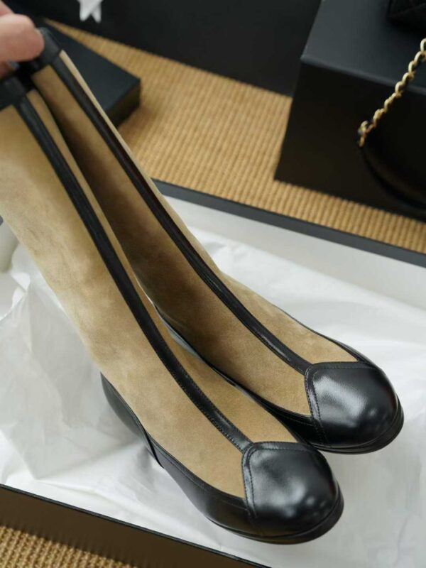 CHANEL New boots for autumn and winter