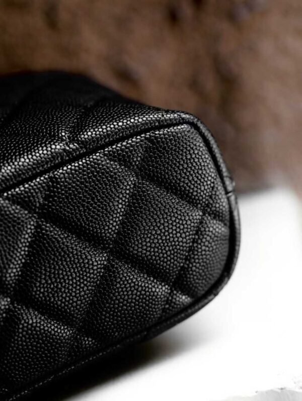 CHANEL 25B Clutch with chain