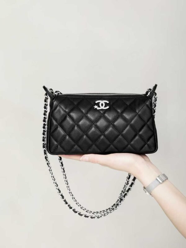 CHANEL 25B Clutch with chain