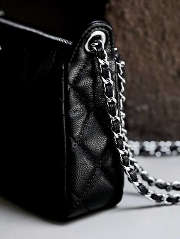 CHANEL 25B Clutch with chain