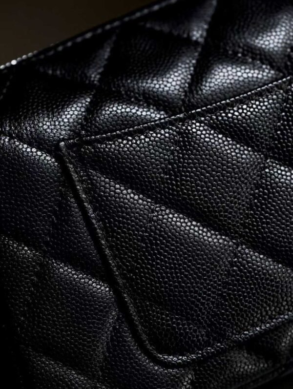 CHANEL 25B Clutch with chain