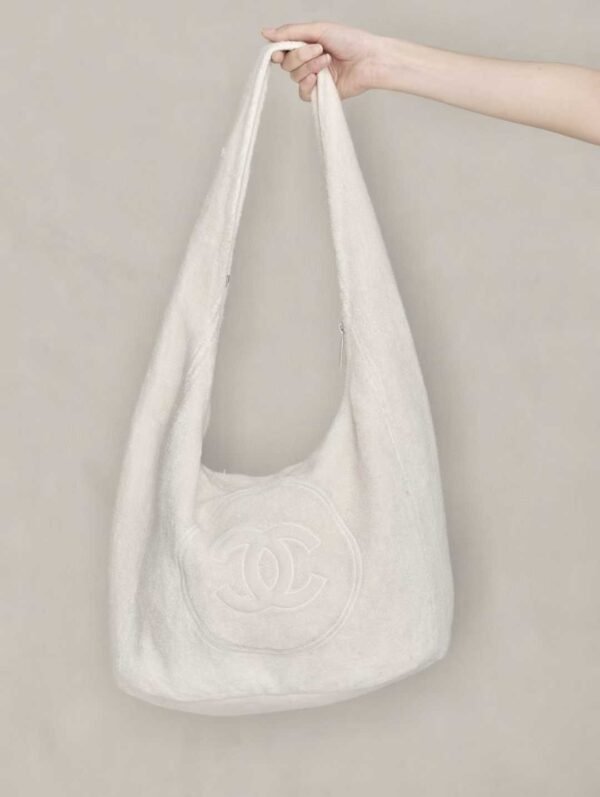 CHANEL 25M COCO BAECH BAG
