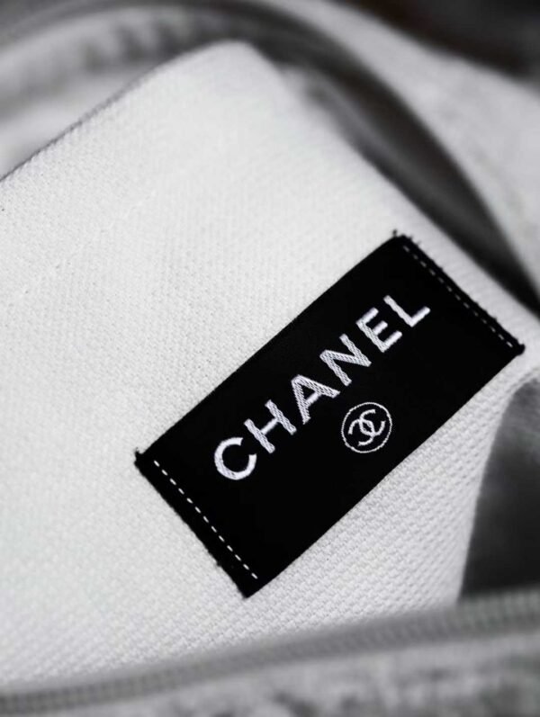 CHANEL 25M COCO BAECH BAG