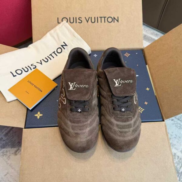 LOUIS VUITTON Sneakers