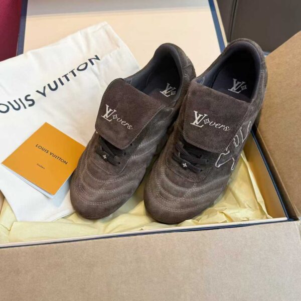 LOUIS VUITTON Sneakers