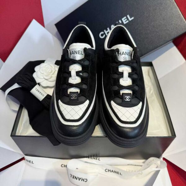 CHANEL Sneakers