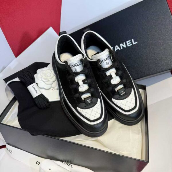 CHANEL Sneakers