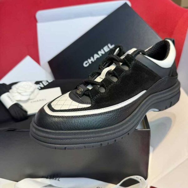 CHANEL Sneakers