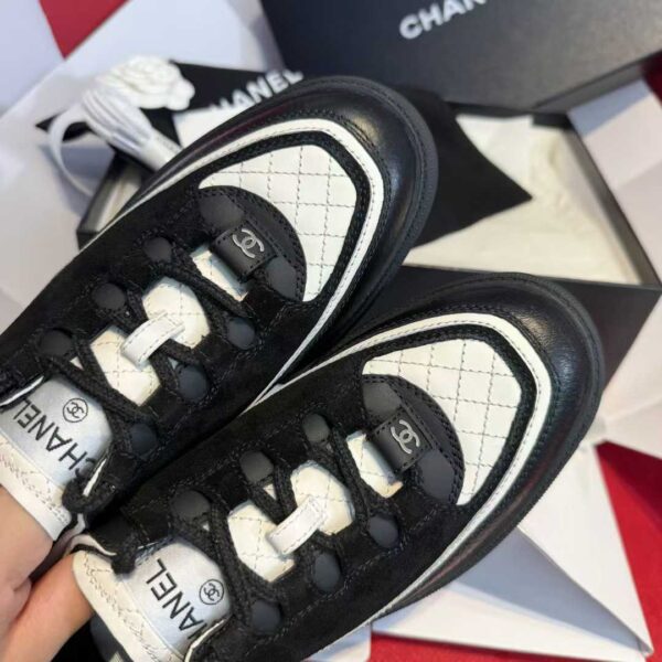 CHANEL Sneakers