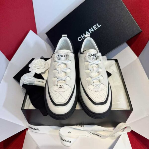CHANEL Sneakers