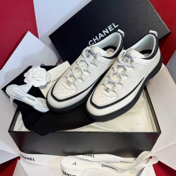 CHANEL Sneakers