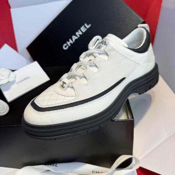 CHANEL Sneakers