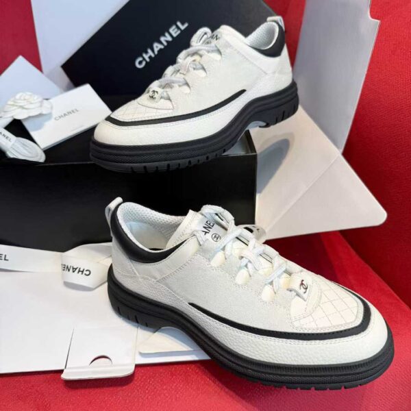 CHANEL Sneakers