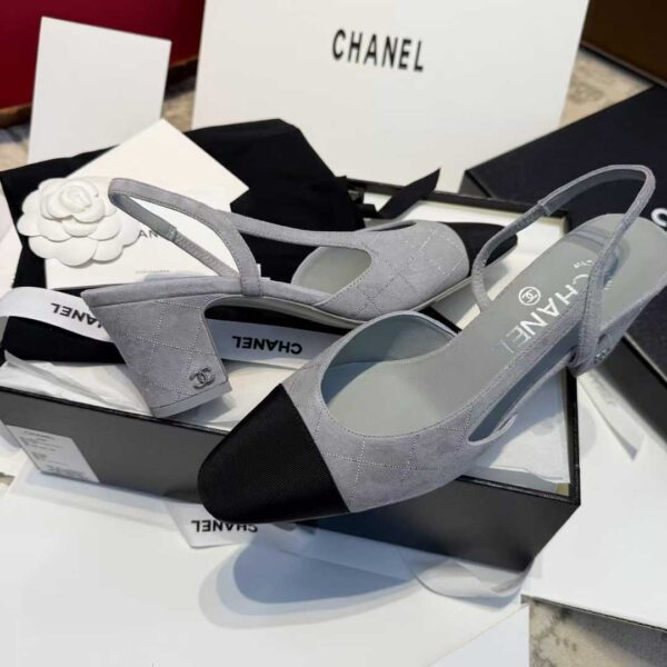 CHANEL 25C High heels
