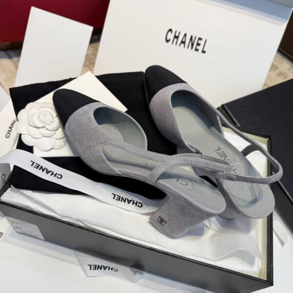 CHANEL 25C High heels