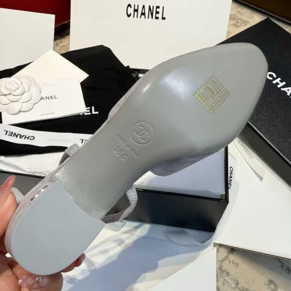 CHANEL 25C High heels