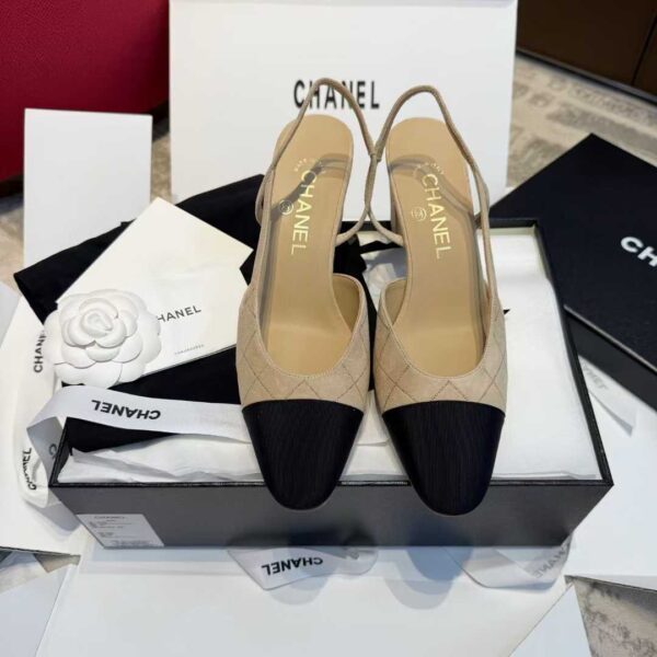 CHANEL 25C High heels
