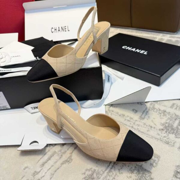 CHANEL 25C High heels