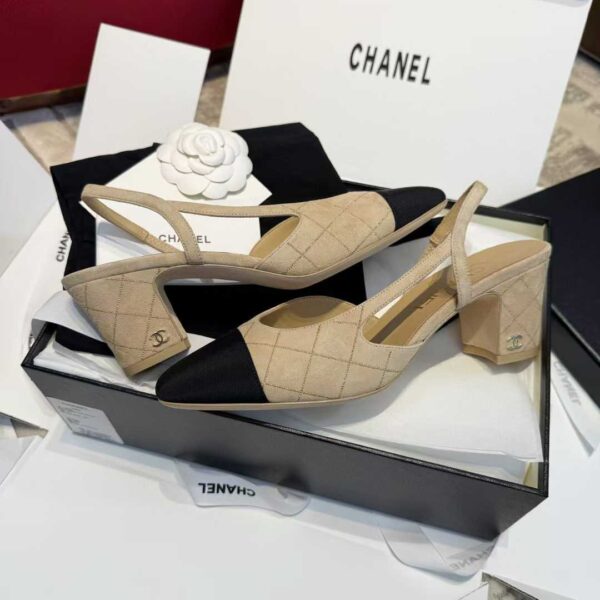 CHANEL 25C High heels