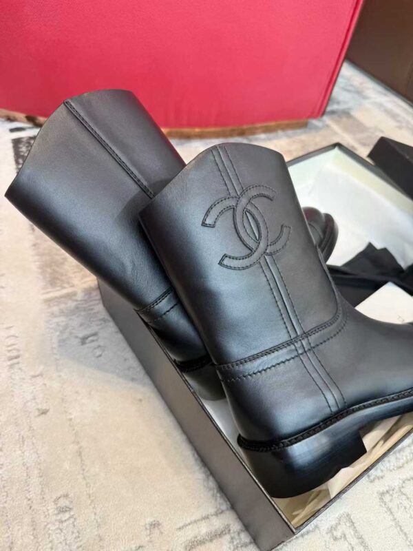 CHANEL Knight boots